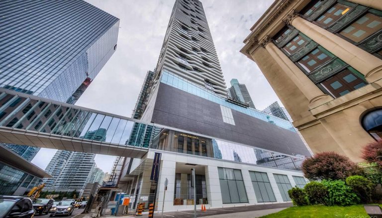 harbour-plaza-residences-88-100-harbour-st-original-1