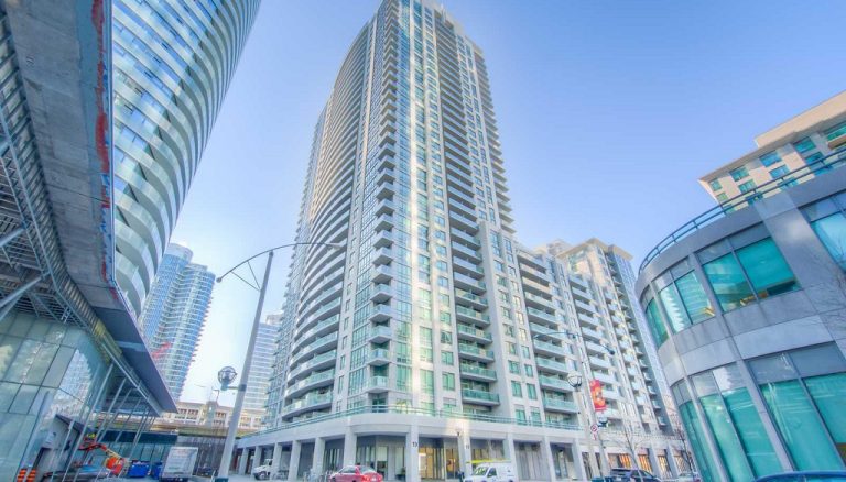 infinity-3-19-grand-trunk-cres-01